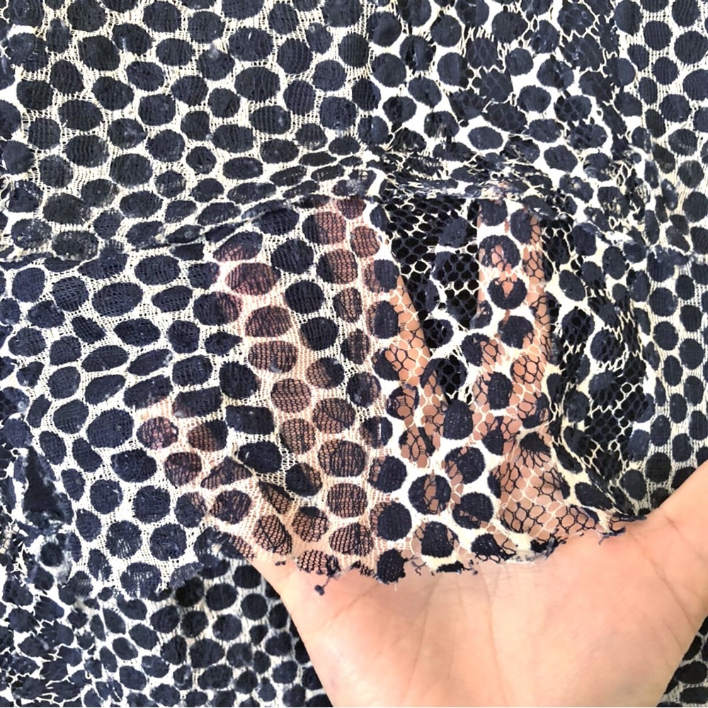 Chico’s NEW Dot Lace Tiered Long Sheer Sleeve Blouse Top Midnight Blue Size 8 - Picture 4 of 10